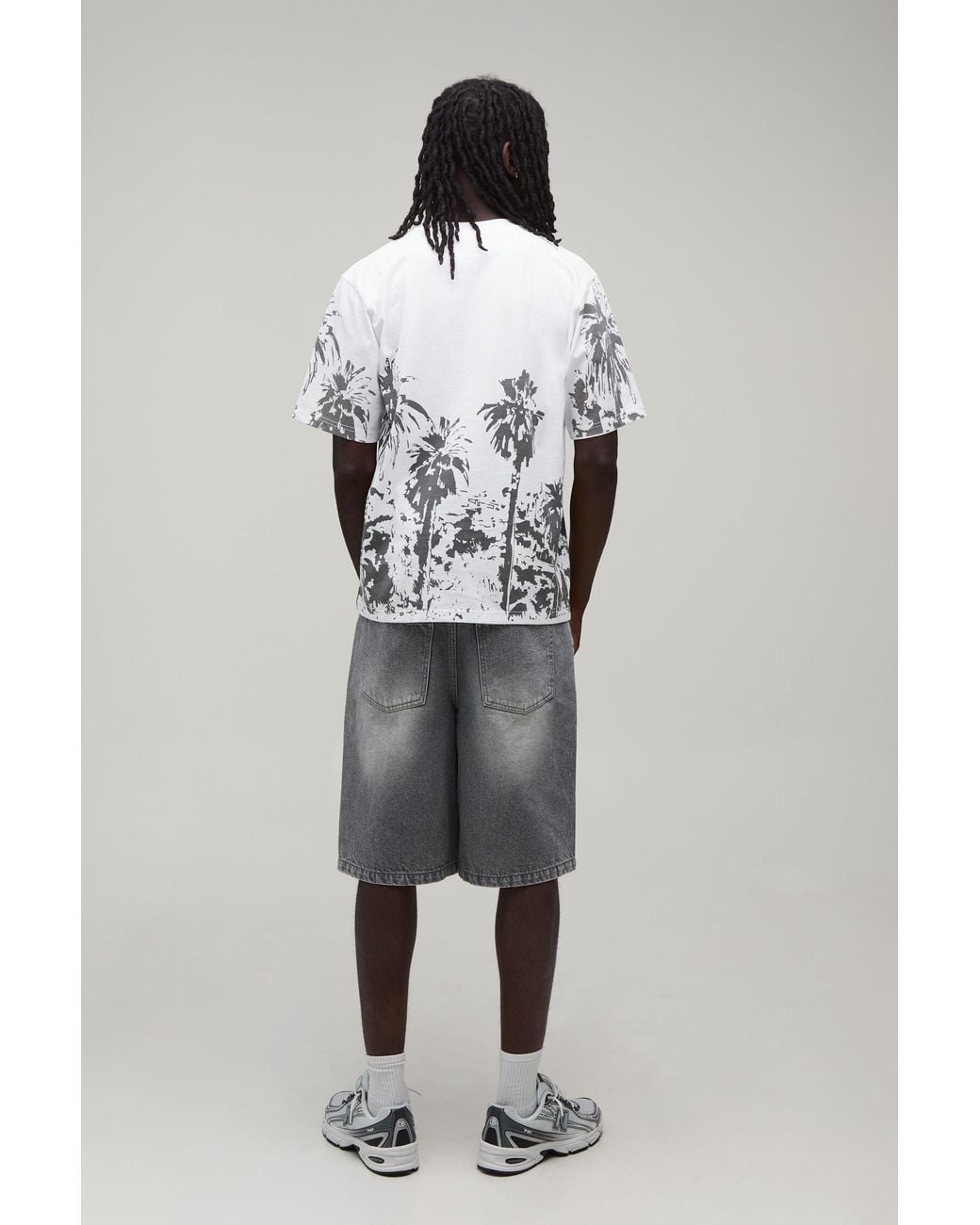BoohooMAN Gray Regular Contrast Palm Print T-Shirt for men