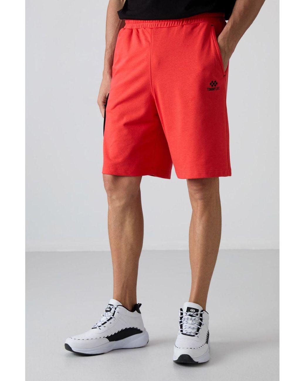 TOMMY LIFE Red Wide-Leg Cargo Shorts for men