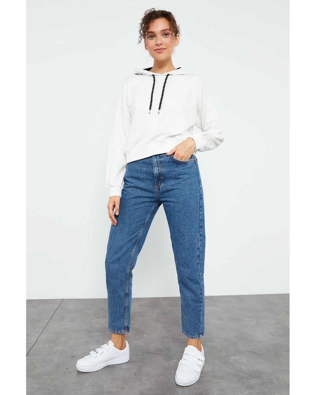 TOMMY LIFE White Relaxed Hooded Sweatshirt With Tie Detail
