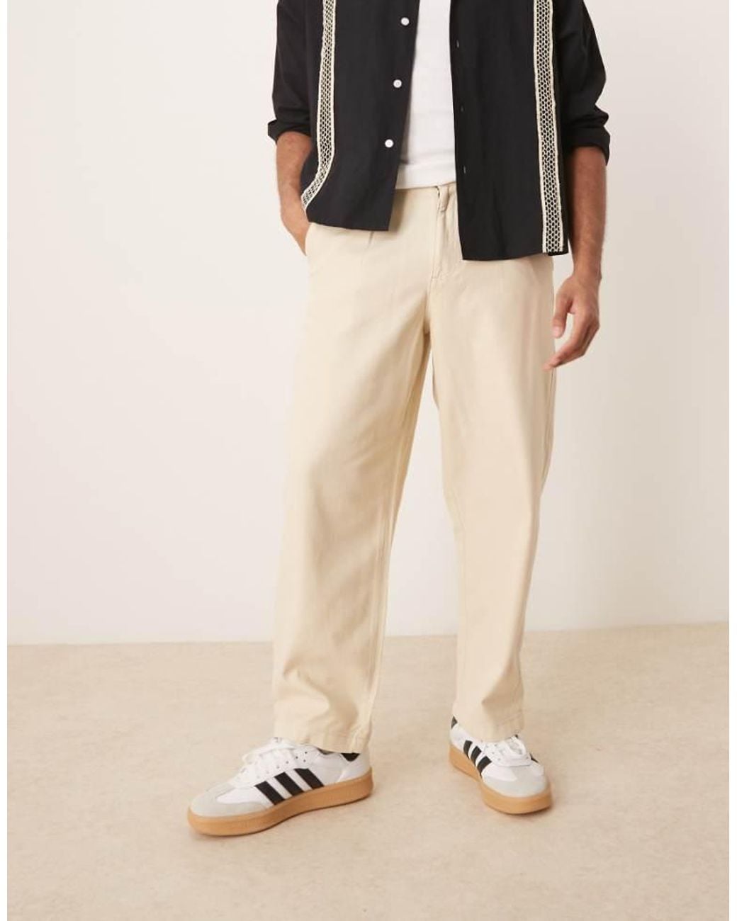 SELECTED Natural Wide Fit Pleated Trouser for men