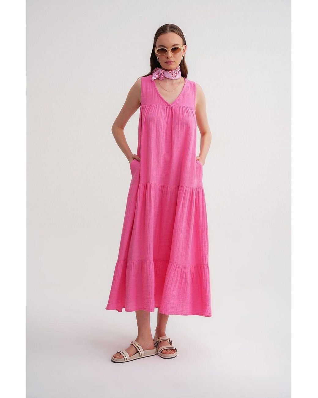 MixRay Pink Sleeveless V-Neck Muslin Midi Dress With Pockets