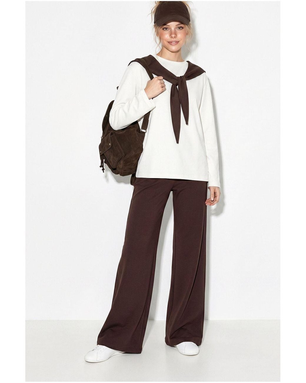 Bianco Lucci White Two-Piece Knit Coord With Wide-Leg Trousers
