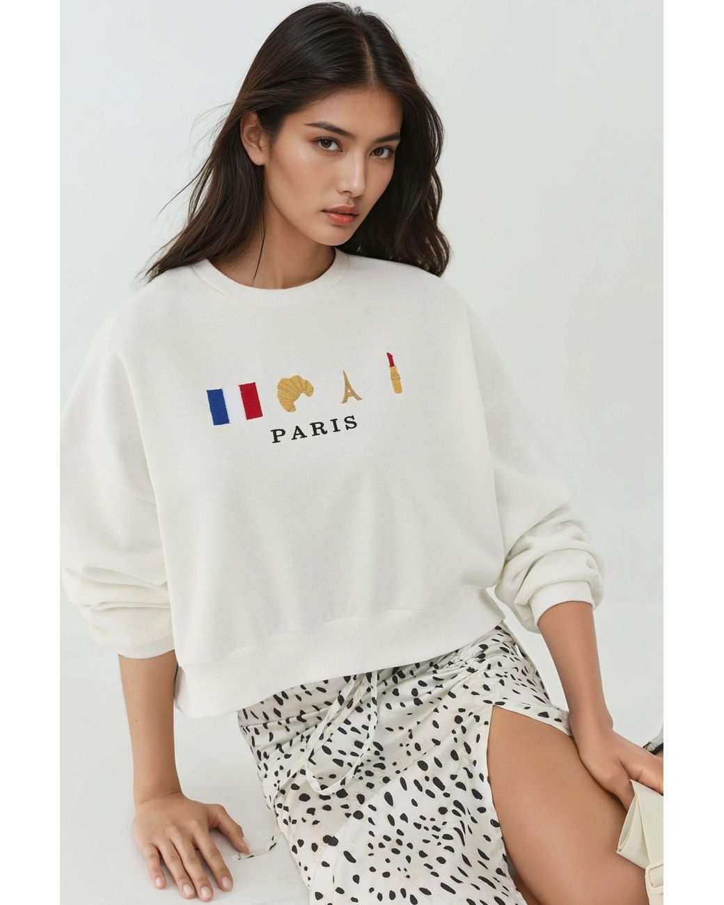 Hiccup White Embroidered Crew Neck Cottoned Raised Sweatshirt