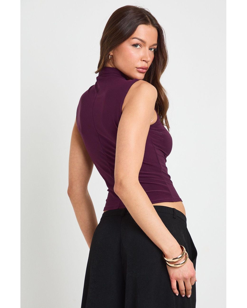 Boohoo Red Twist Front Key Hole Back Top
