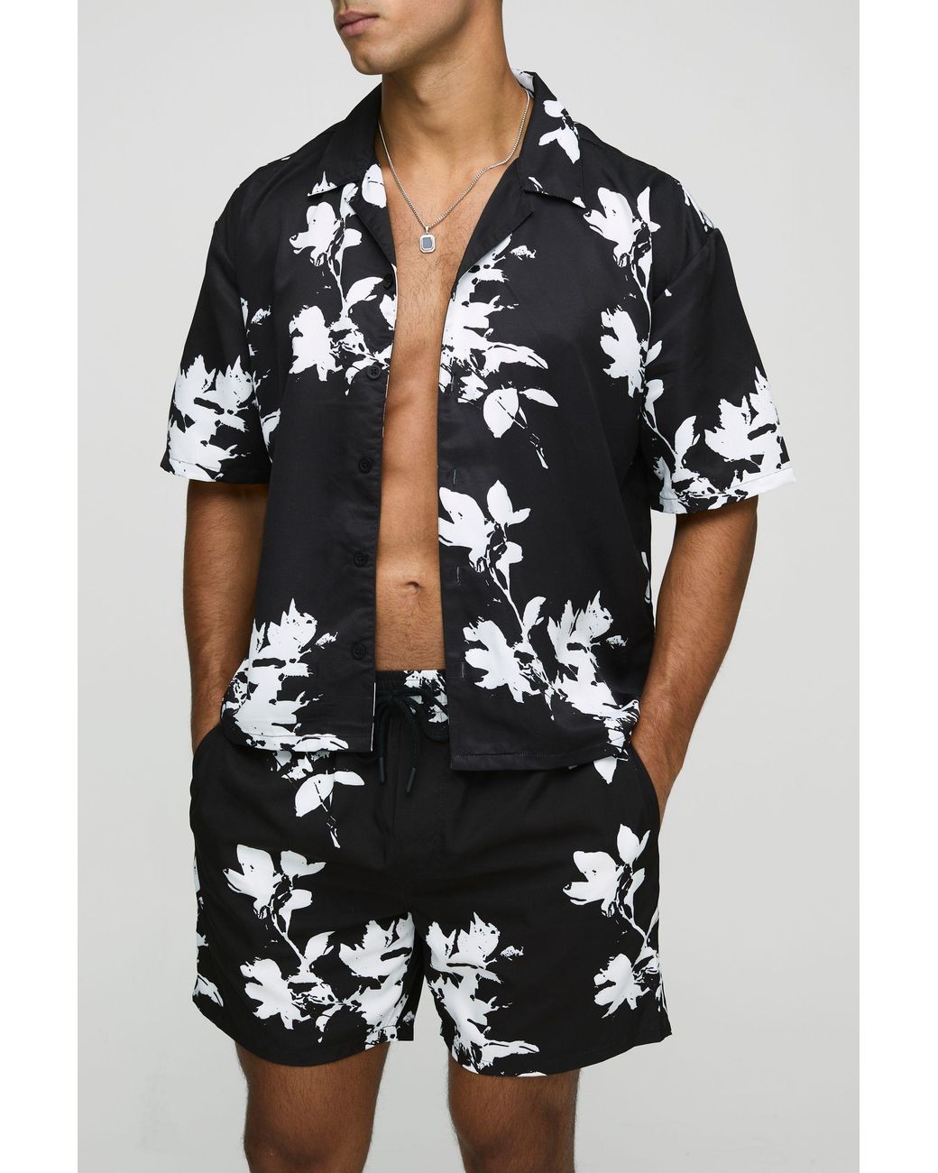 BoohooMAN Black Oversized Boxy Viscose Printed Shirt & Swim Set for men