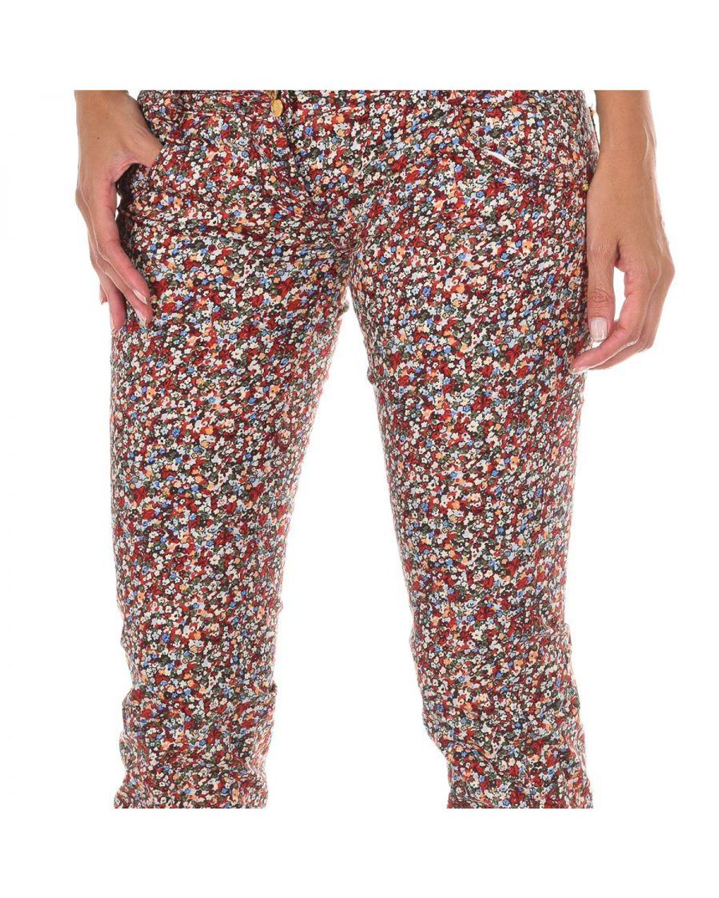 Met Red Trousers Gefer