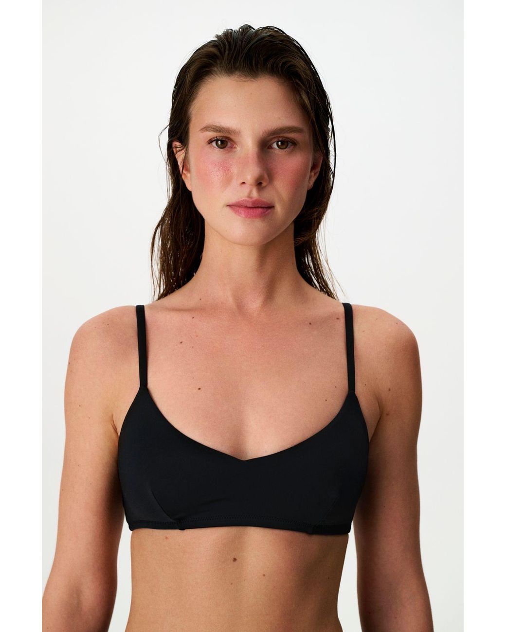 Penti Black Solid Bikini Top With Adjustable Shoulder Straps