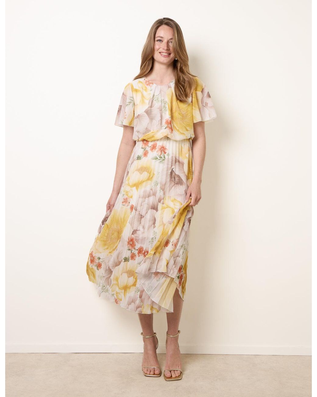 Blue Vanilla Natural Pleated Scoop Neck Short Sleeve Floral Dress
