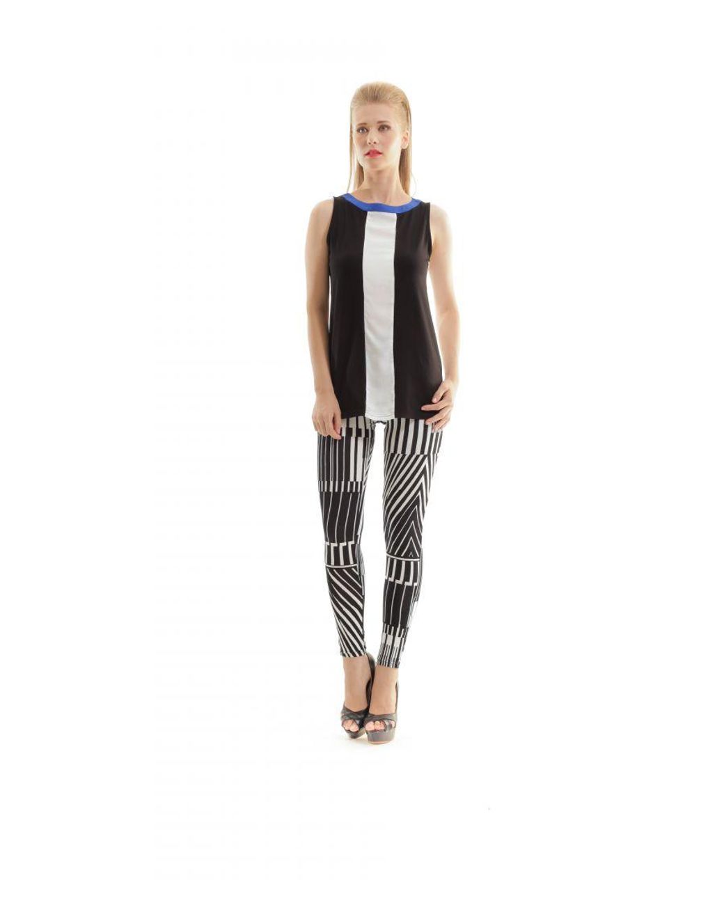 Conquista Black Silky And Print Pants