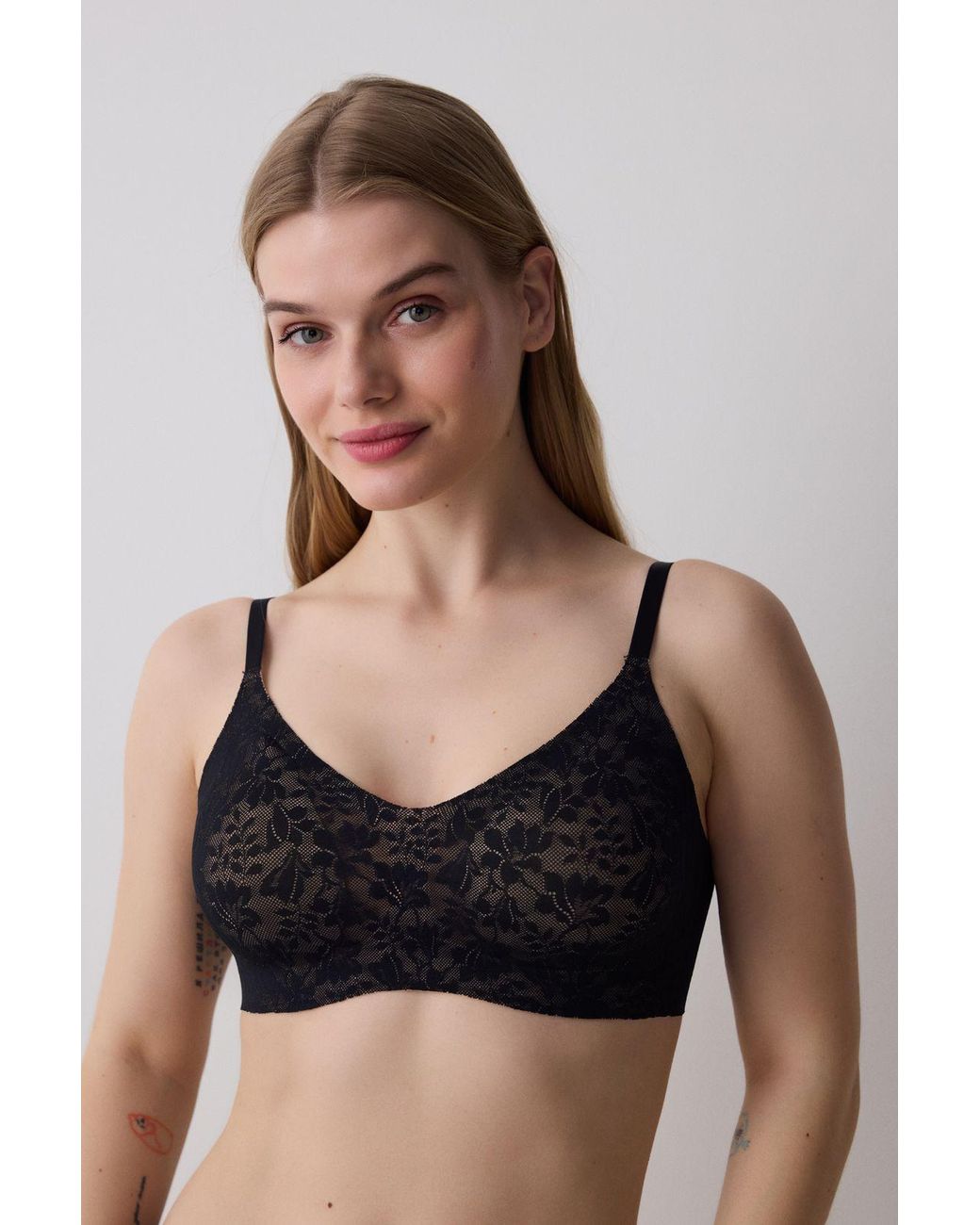 Penti Black Floral Lace Bralette With Adjustable Straps