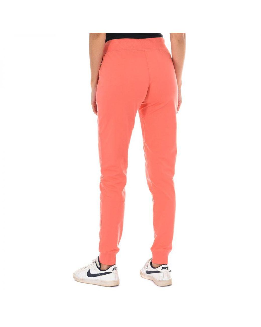 Met Red Trousers Nora