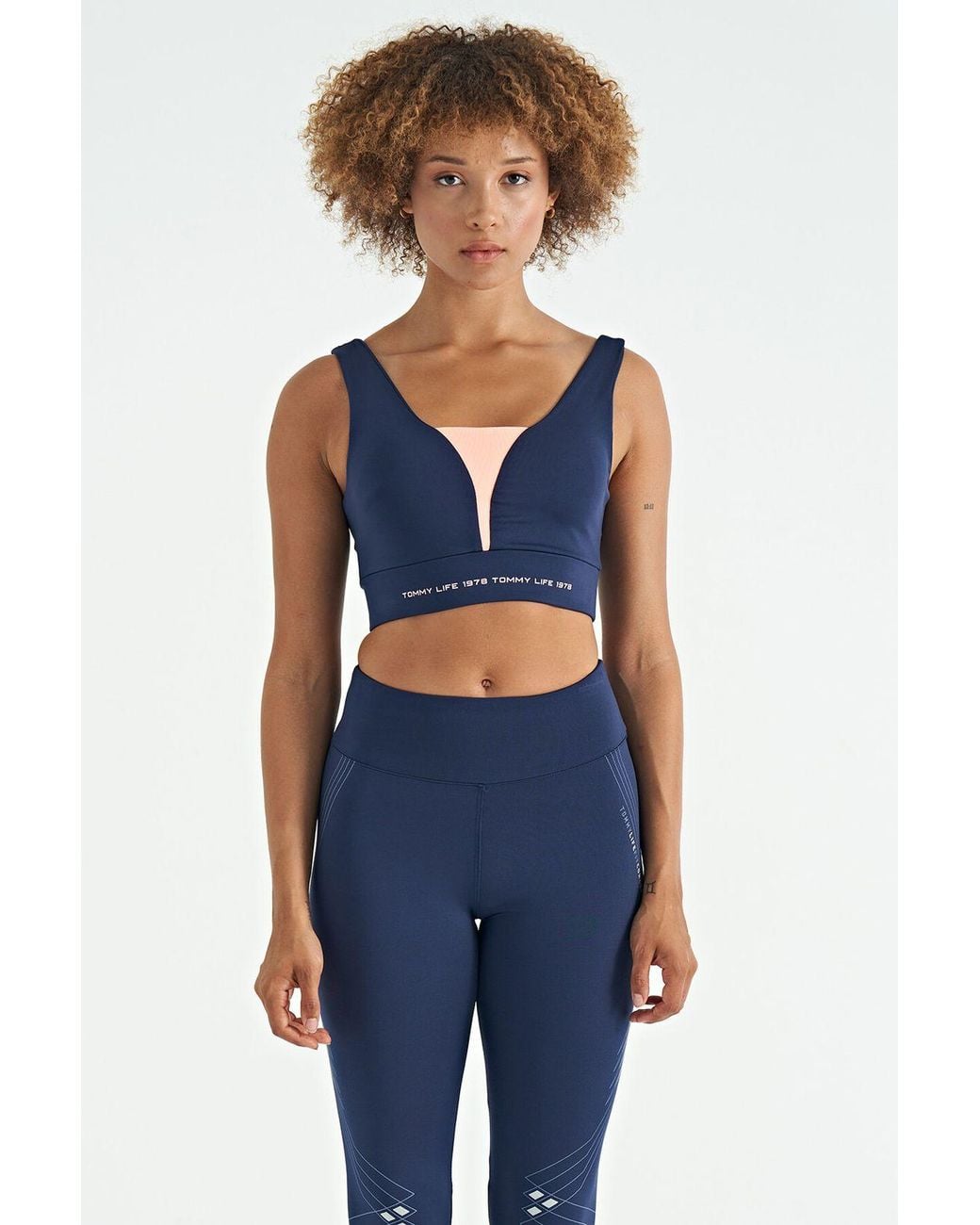 TOMMY LIFE Blue Color-Blocked Sleeveless Crop Sports Top