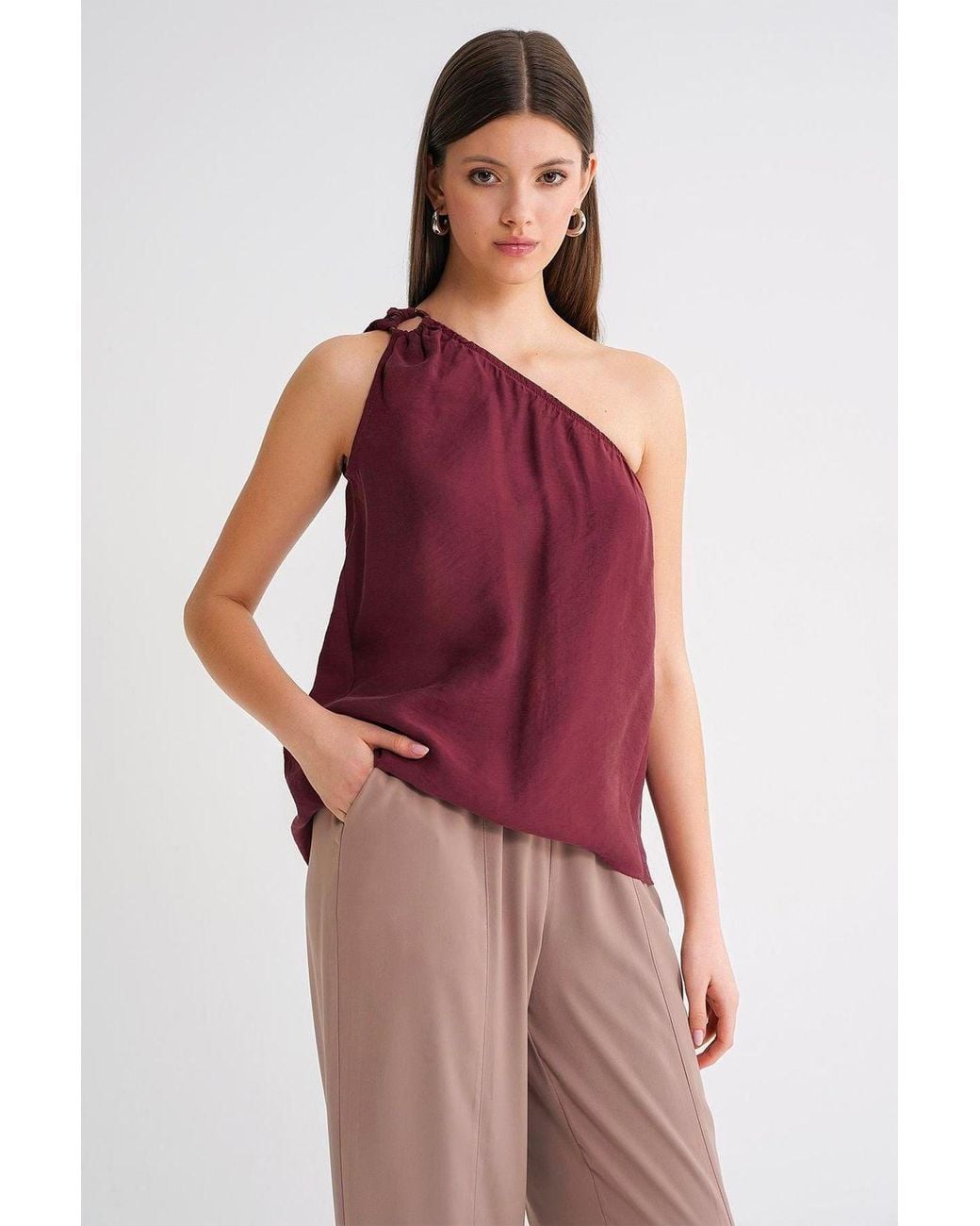 MixRay Red Asymmetrical Collar Accessory Detailed Top