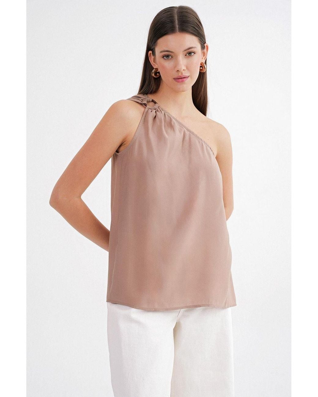 MixRay Multicolor Asymmetrical Collar Accessory Detailed Top