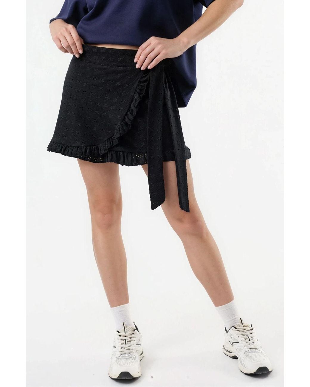 Busem Black High Waist Embroidered Mini Skort