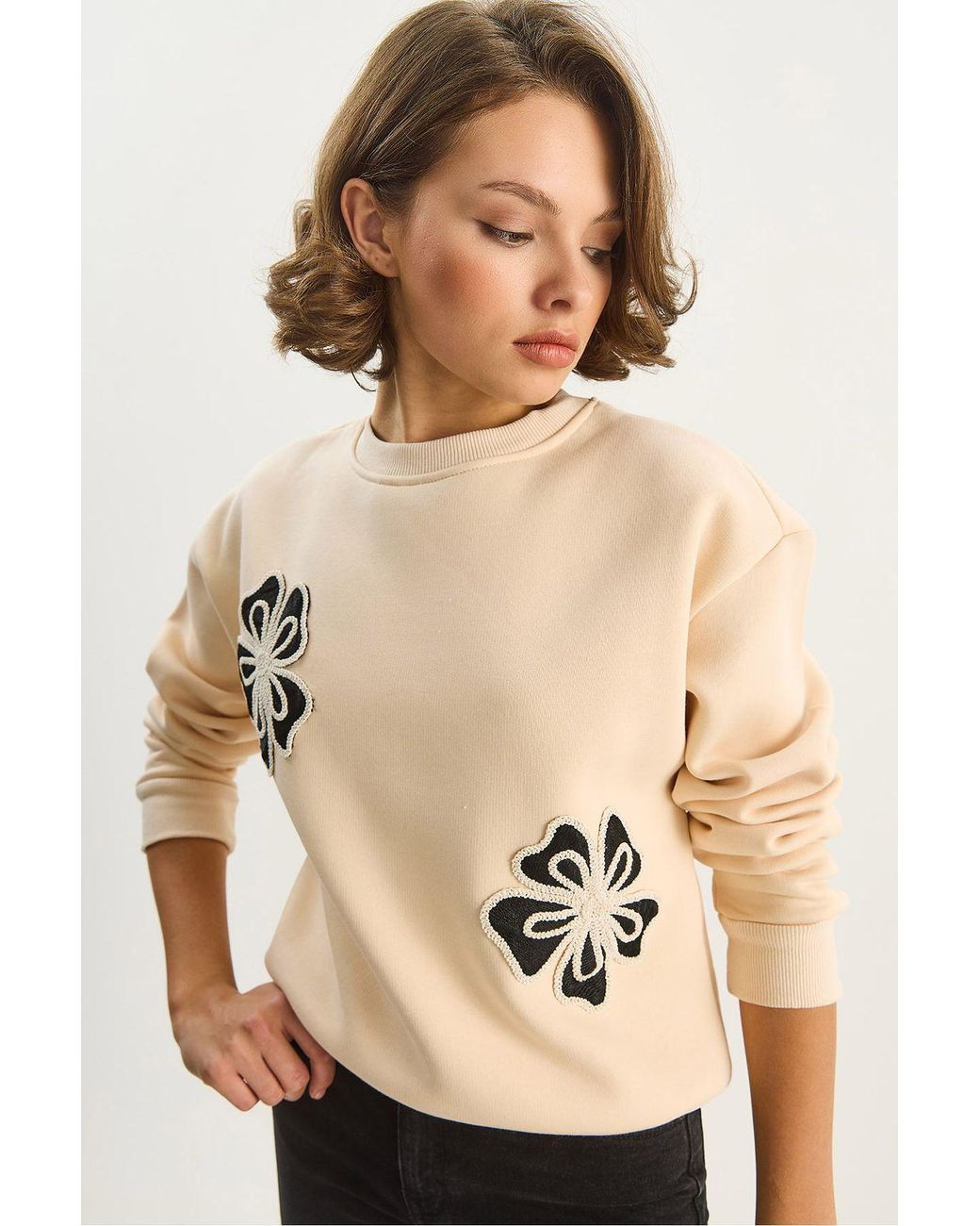 Bianco Lucci Natural Embroidered Crew Neck Cotton Sweatshirt