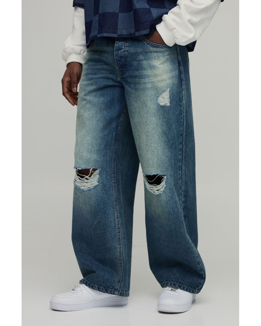 BoohooMAN Blue Stonewash Ripped Knee Baggy Fit Jeans for men