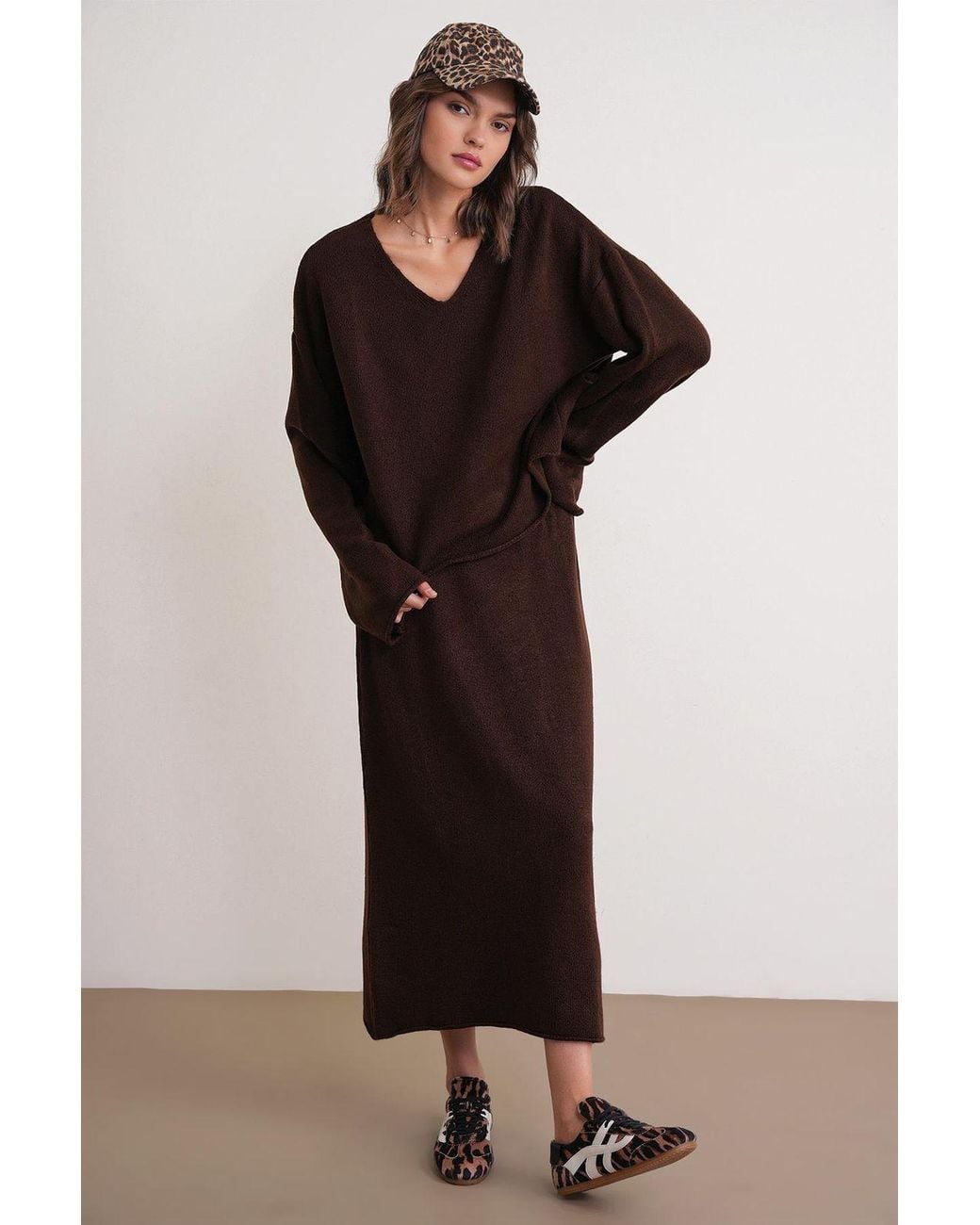 MixRay Brown V-Neck Knitwear Sweater & Skirt Co-Ord Set