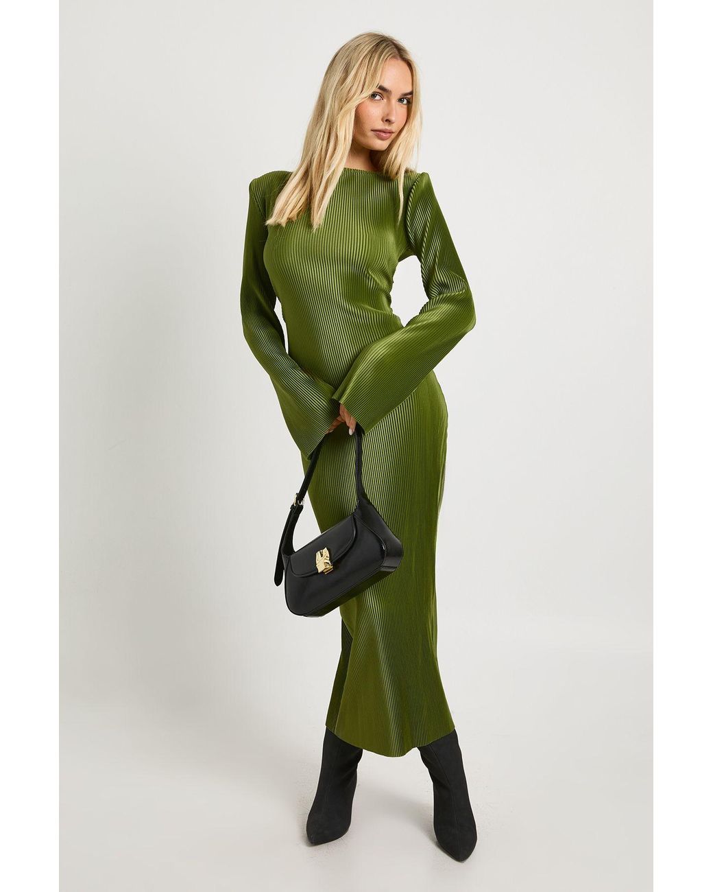 Boohoo Green Plisse Flare Sleeve Midaxi Dress