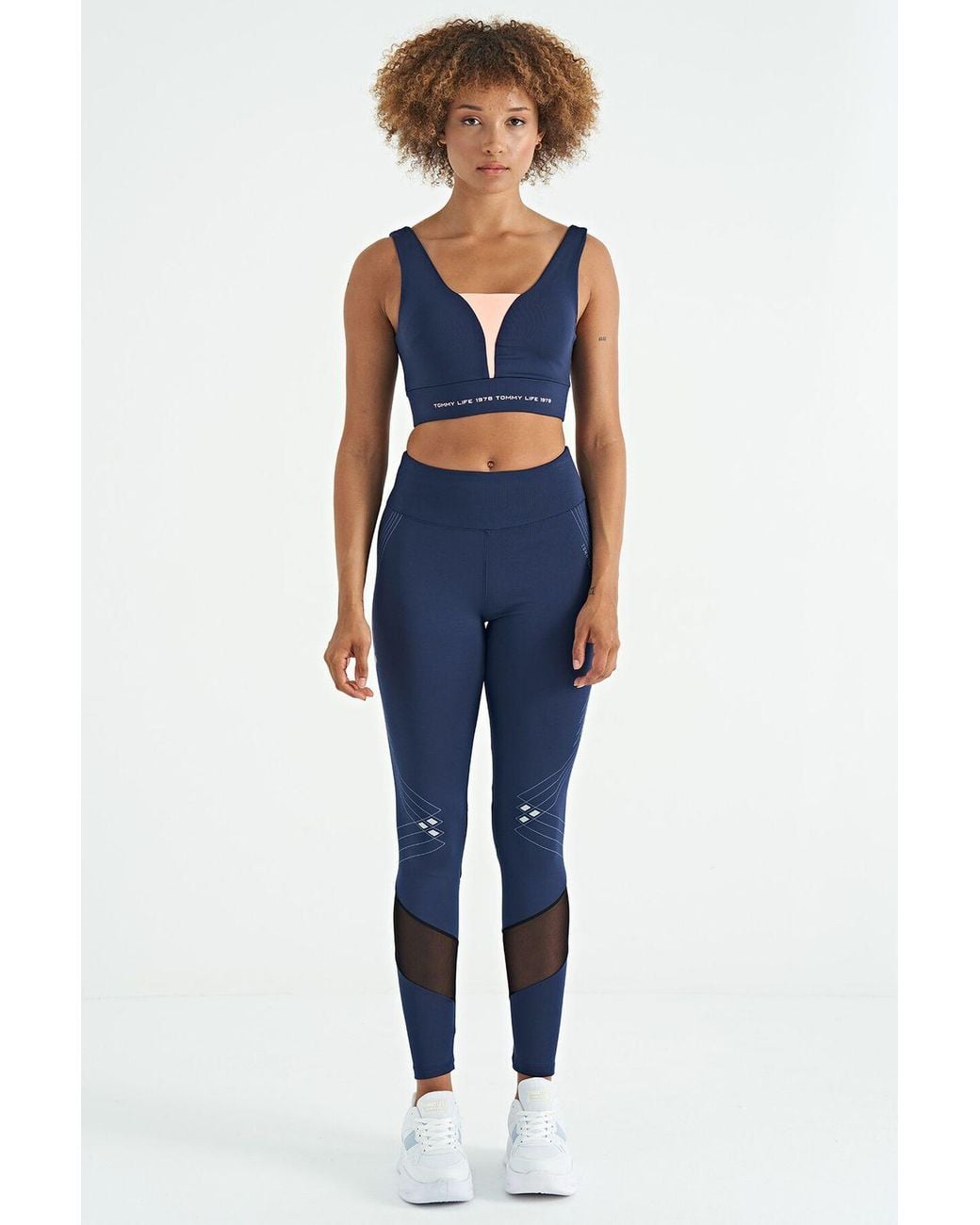 TOMMY LIFE Blue Color-Blocked Sleeveless Crop Sports Top