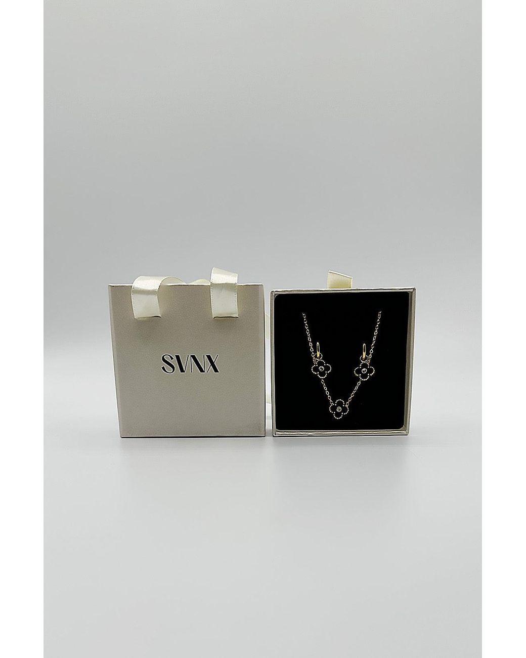 SVNX Gray Mini Clover Necklace & Hoop Earrings