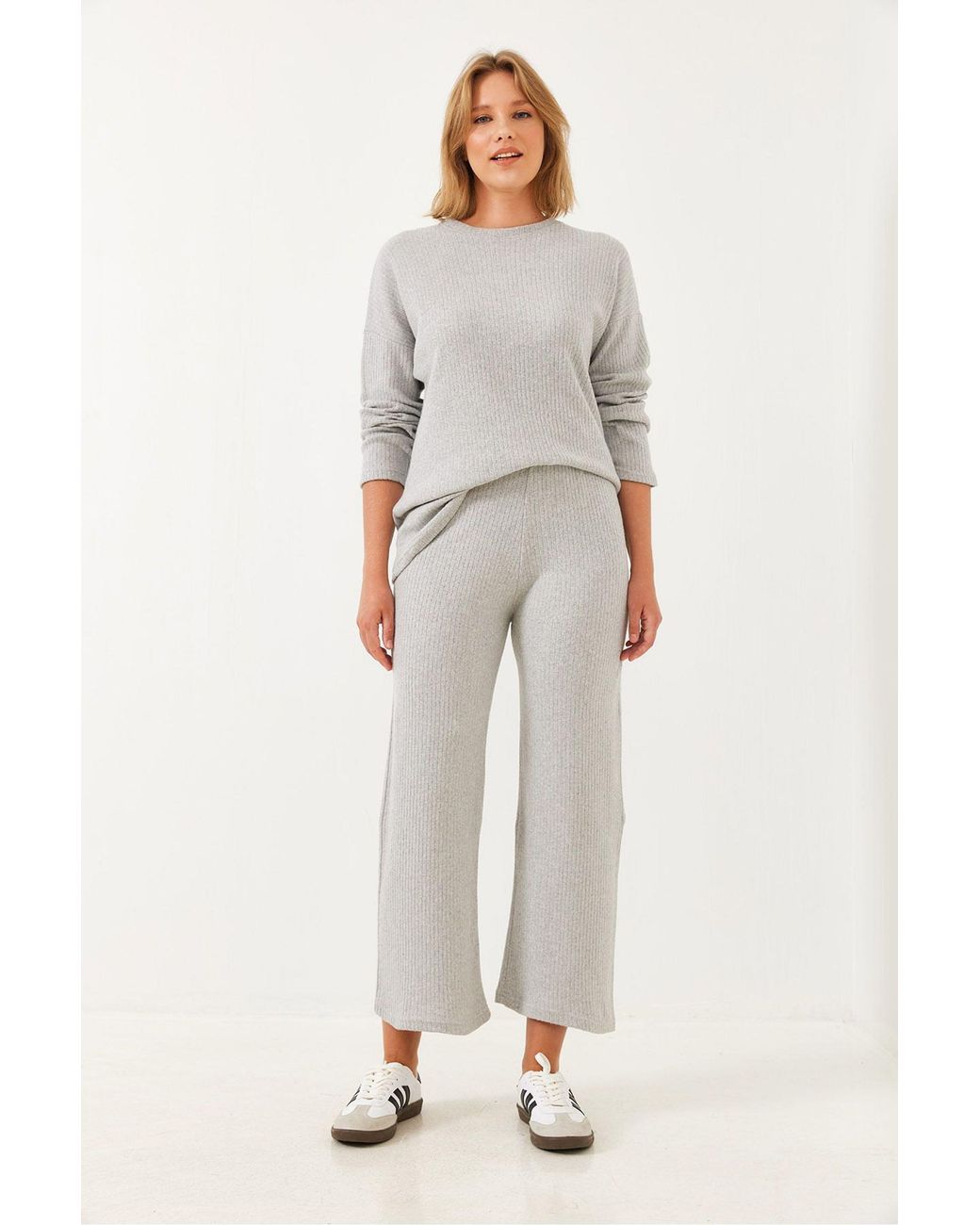 Bianco Lucci Gray Ribbed Textured Crew Neck Sweater And Pants Set