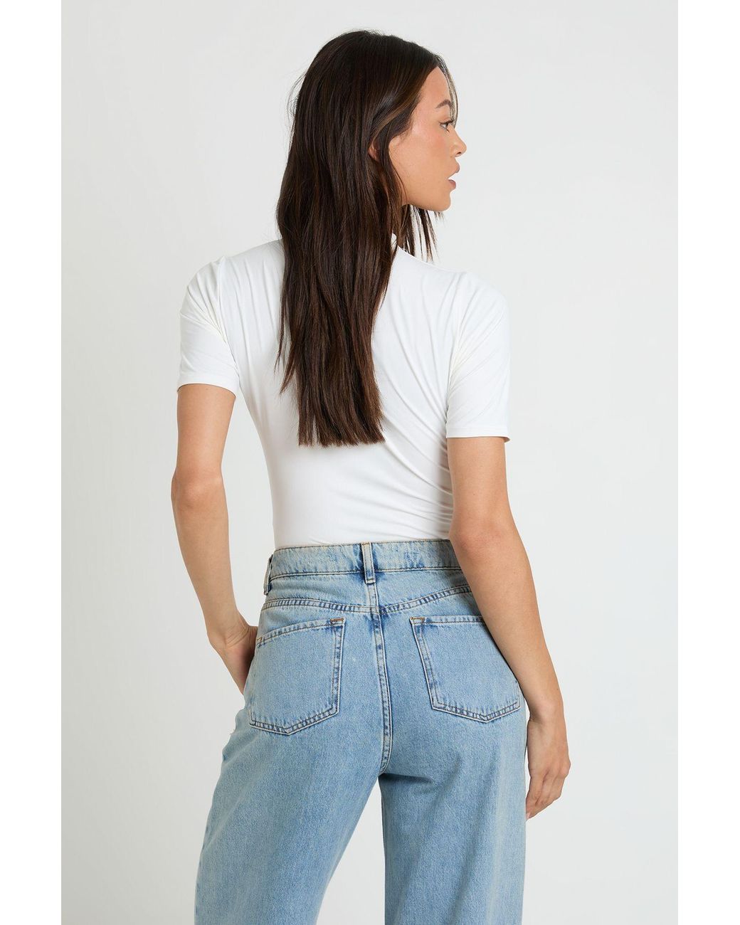 Boohoo White Tall Second Skin Crew Neck Everyday Tee