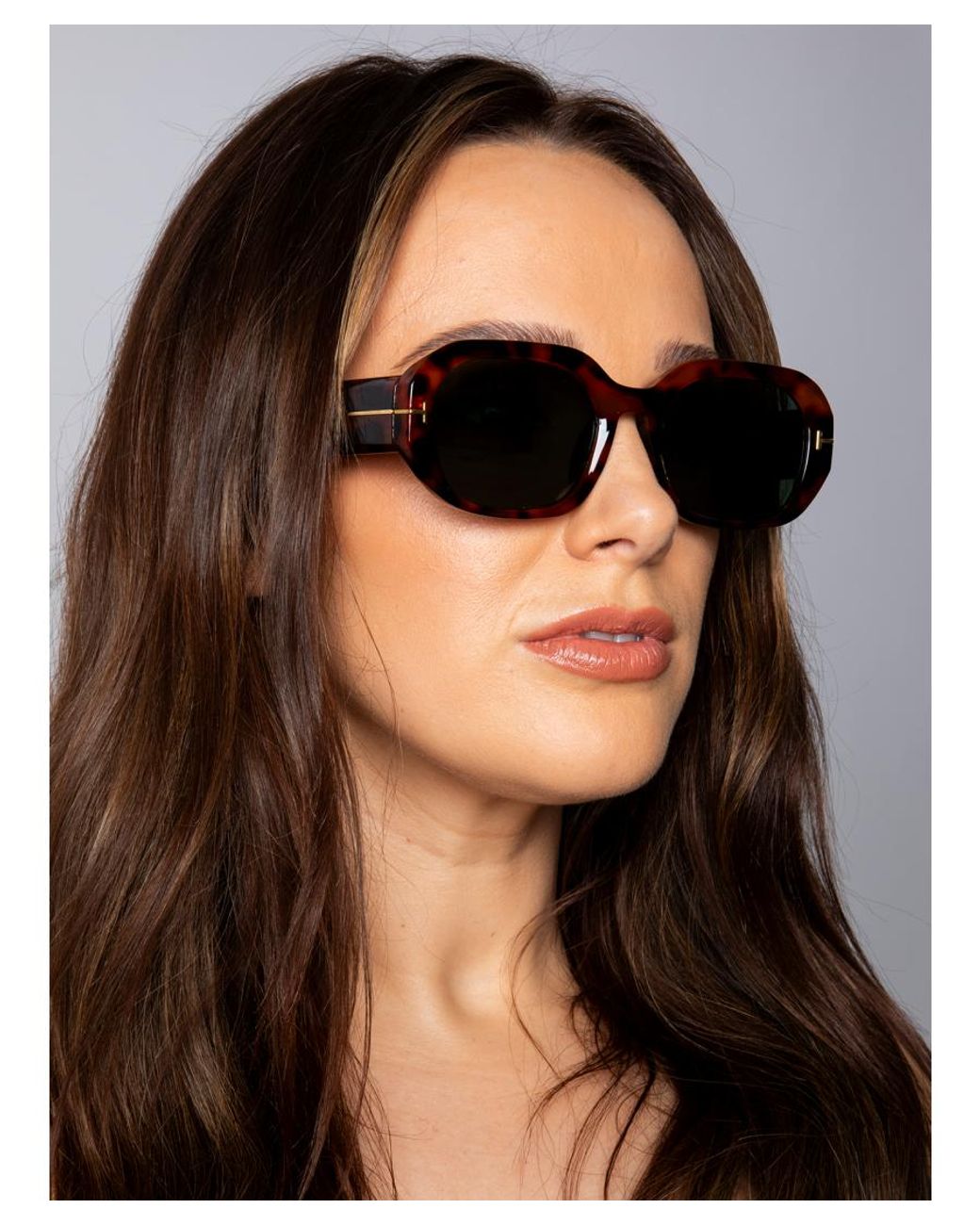 SVNX Green Oval Sunglasses With Wide Arm
