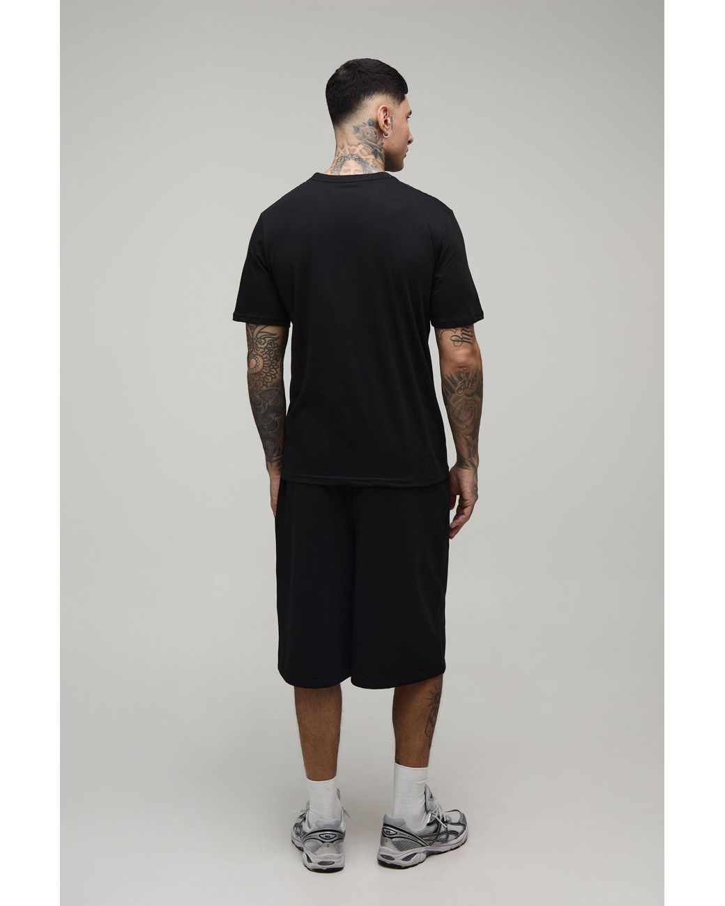 BoohooMAN Black Tall Regular Stroh's Beer License Print T-Shirt for men