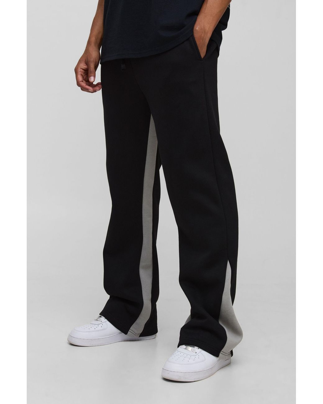 BoohooMAN Black Relaxed Fit Flared Gusset Sweatpants for men