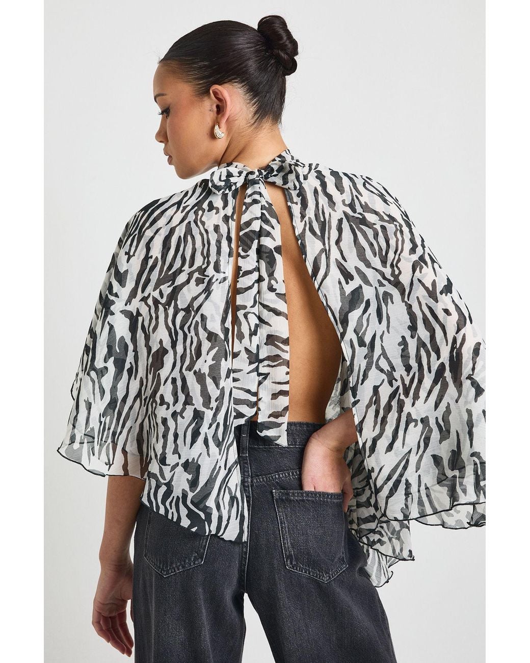 Boohoo Gray Zebra High Neck Cape Blouse