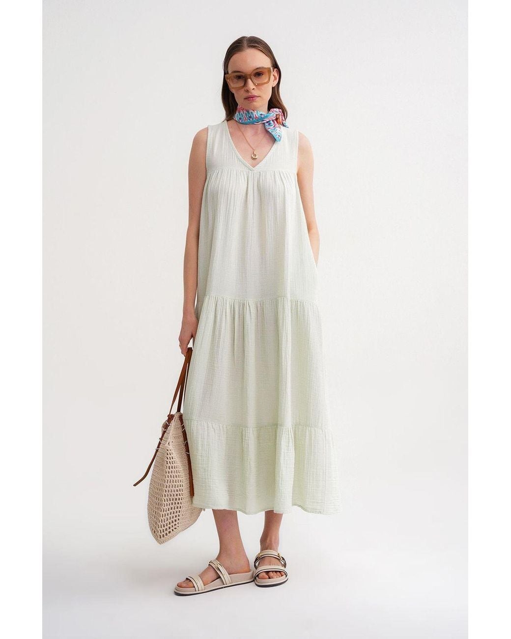 MixRay Natural Sleeveless V-Neck Muslin Midi Dress With Pockets