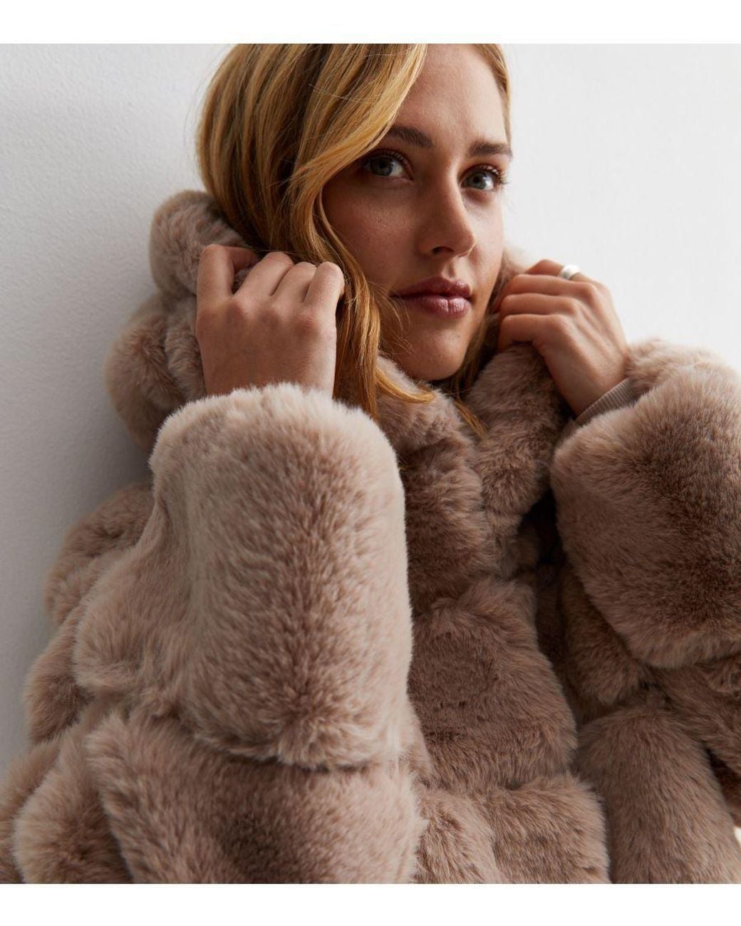 Gini London Natural Horizontal Cut Fur Hooded Jacket