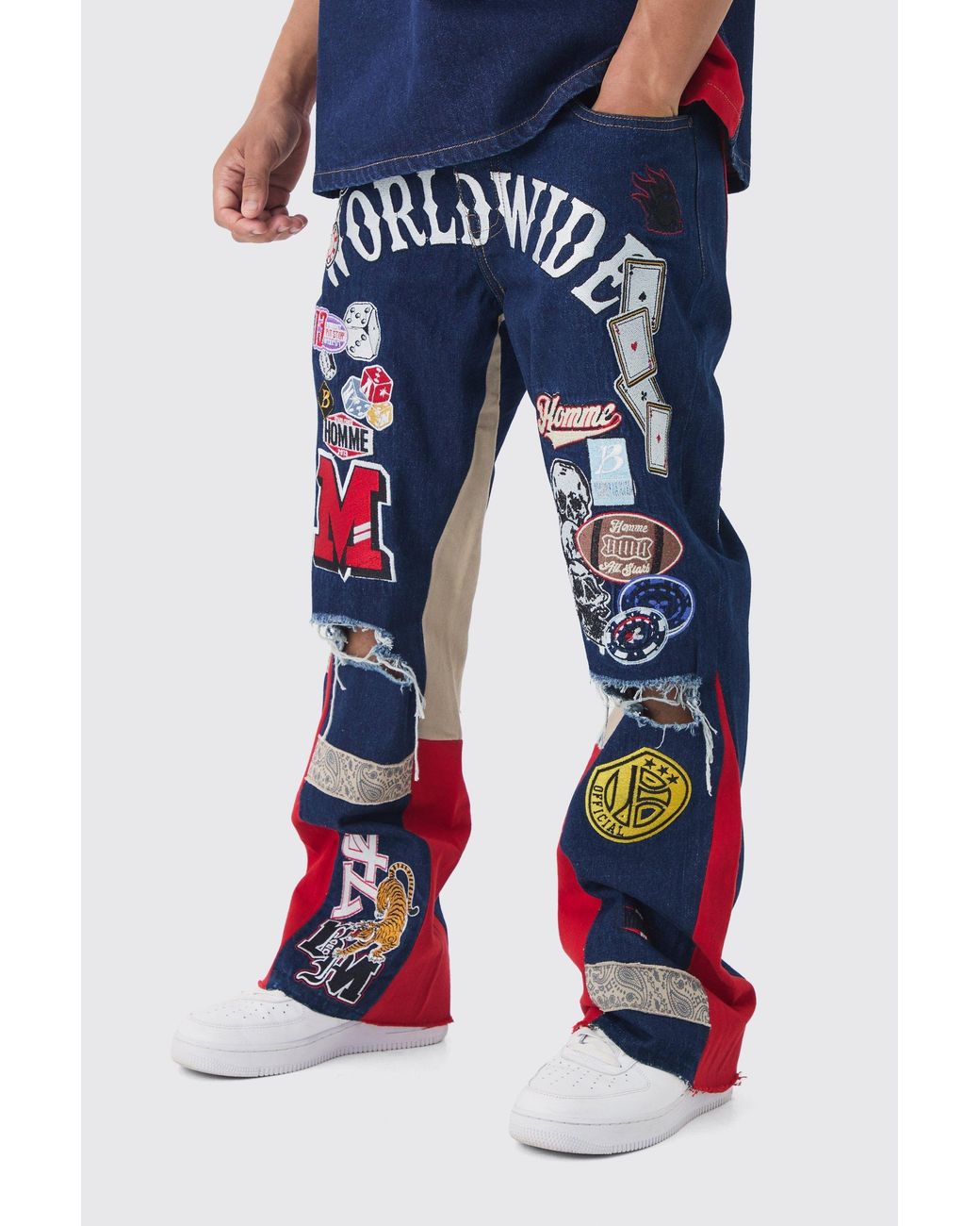 BoohooMAN Blue Relaxed Flare Rigid Gusset Applique Badge Jeans for men