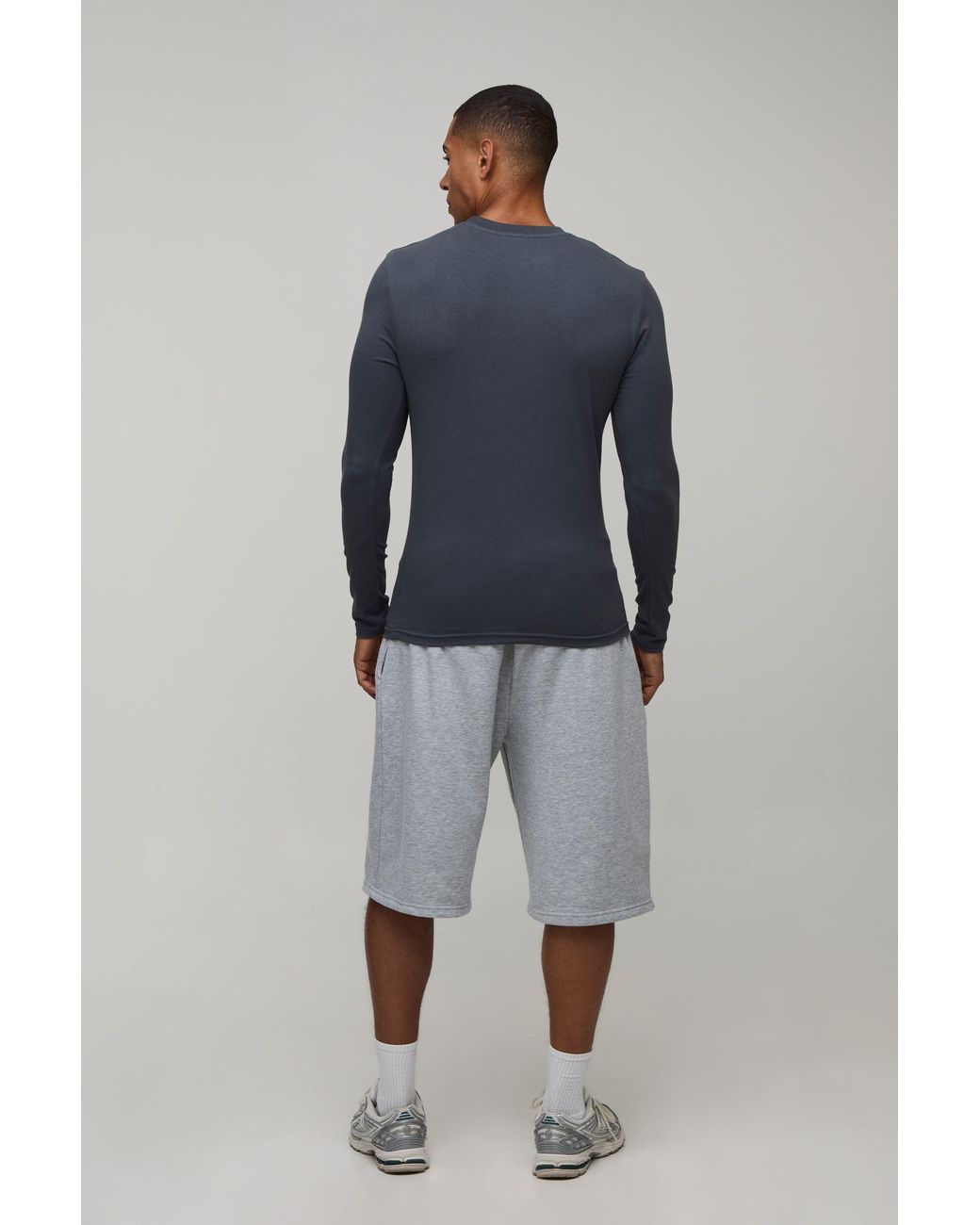 BoohooMAN Blue Essential Muscle Fit Long Sleeve T-Shirt for men