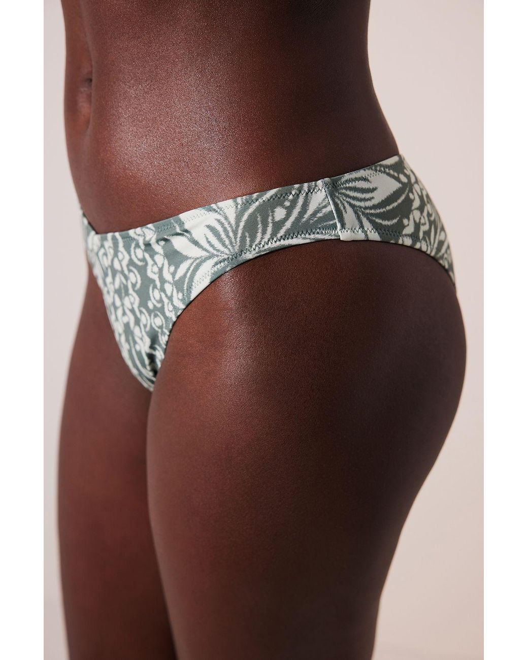 Penti Brown Low-Waist Tropical Hipster Bikini Bottoms