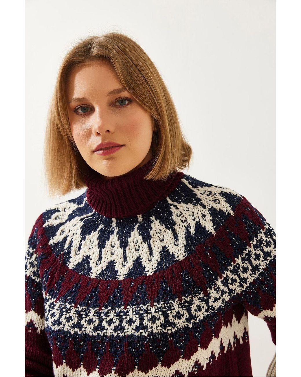 Bianco Lucci Red Turtleneck Jacquard Knit Sweater