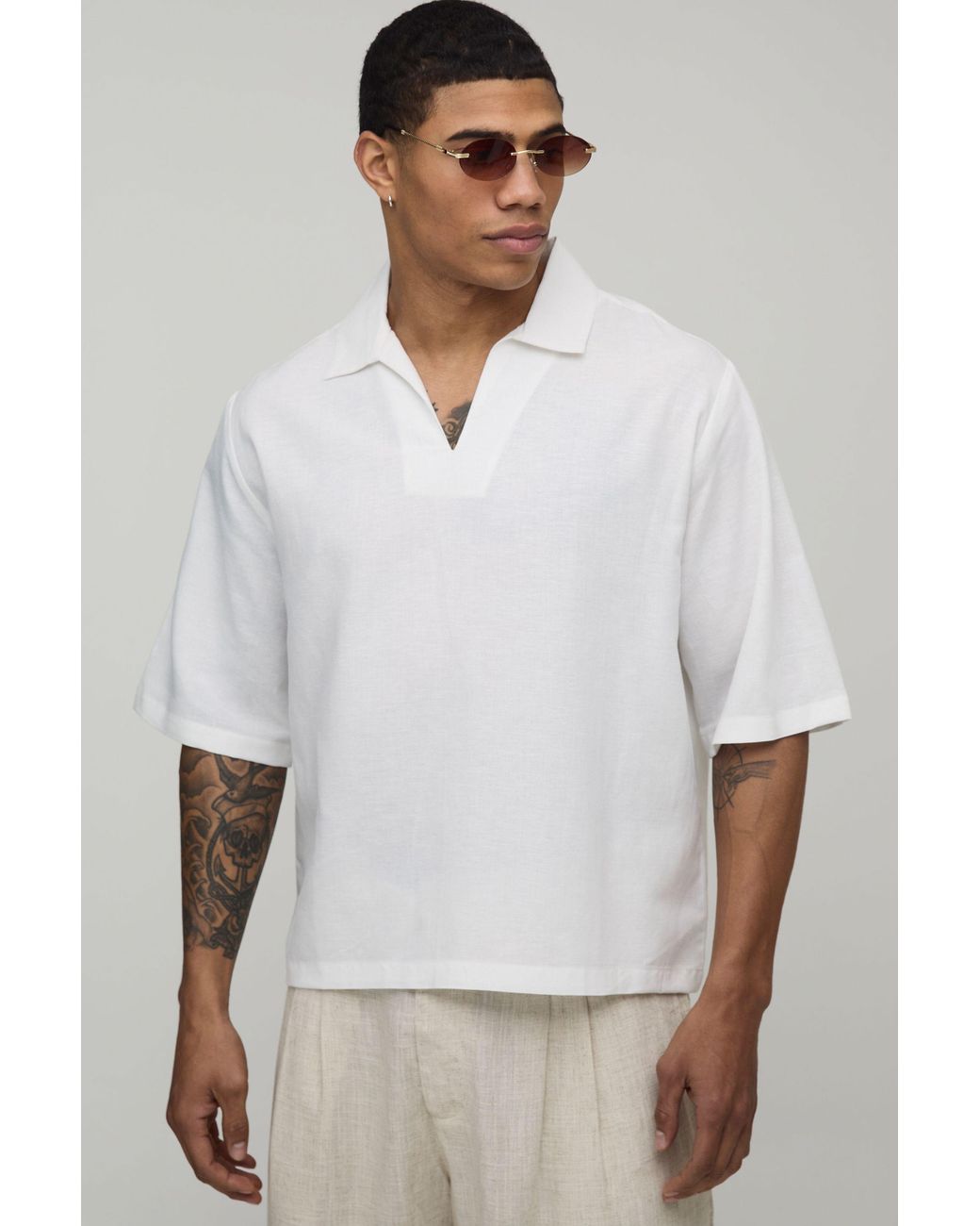 BoohooMAN White Linen Blend Boxy V Neck Polo for men
