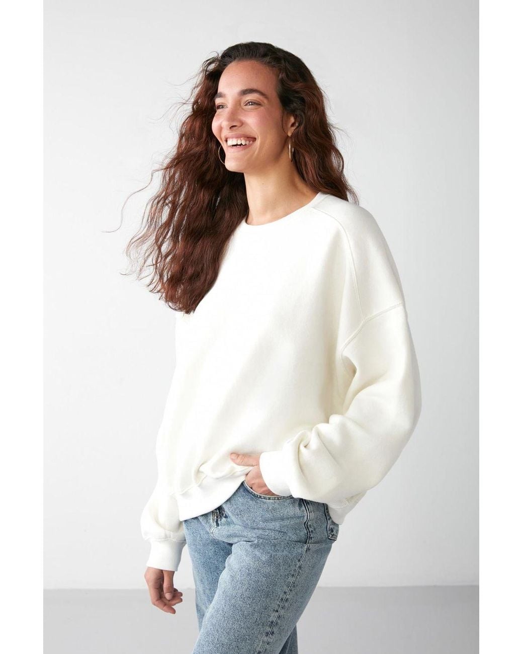 Grimelange White Oversized Ribbed Crew Neck Sweatshirt