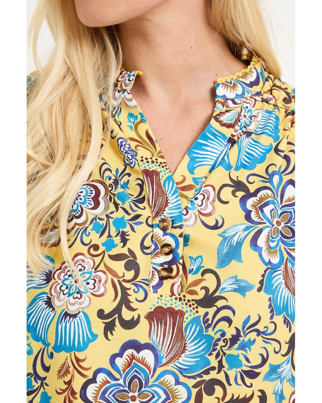 Wallis White Petite Floral Button Sleeveless Top
