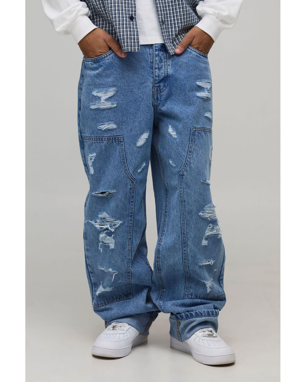 BoohooMAN Blue Relaxed Fit Ripped Carpenter Jeans for men