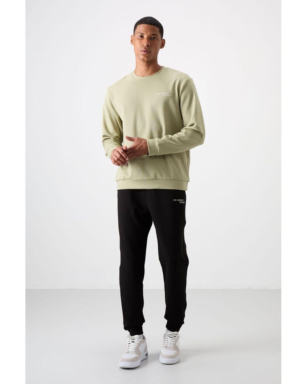 TOMMY LIFE Black Long-Sleeve Sweatshirt And Pants Set for men