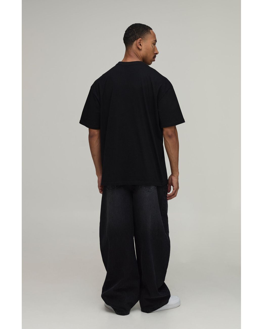 BoohooMAN Black Oversized Outkast License Print T-Shirt for men