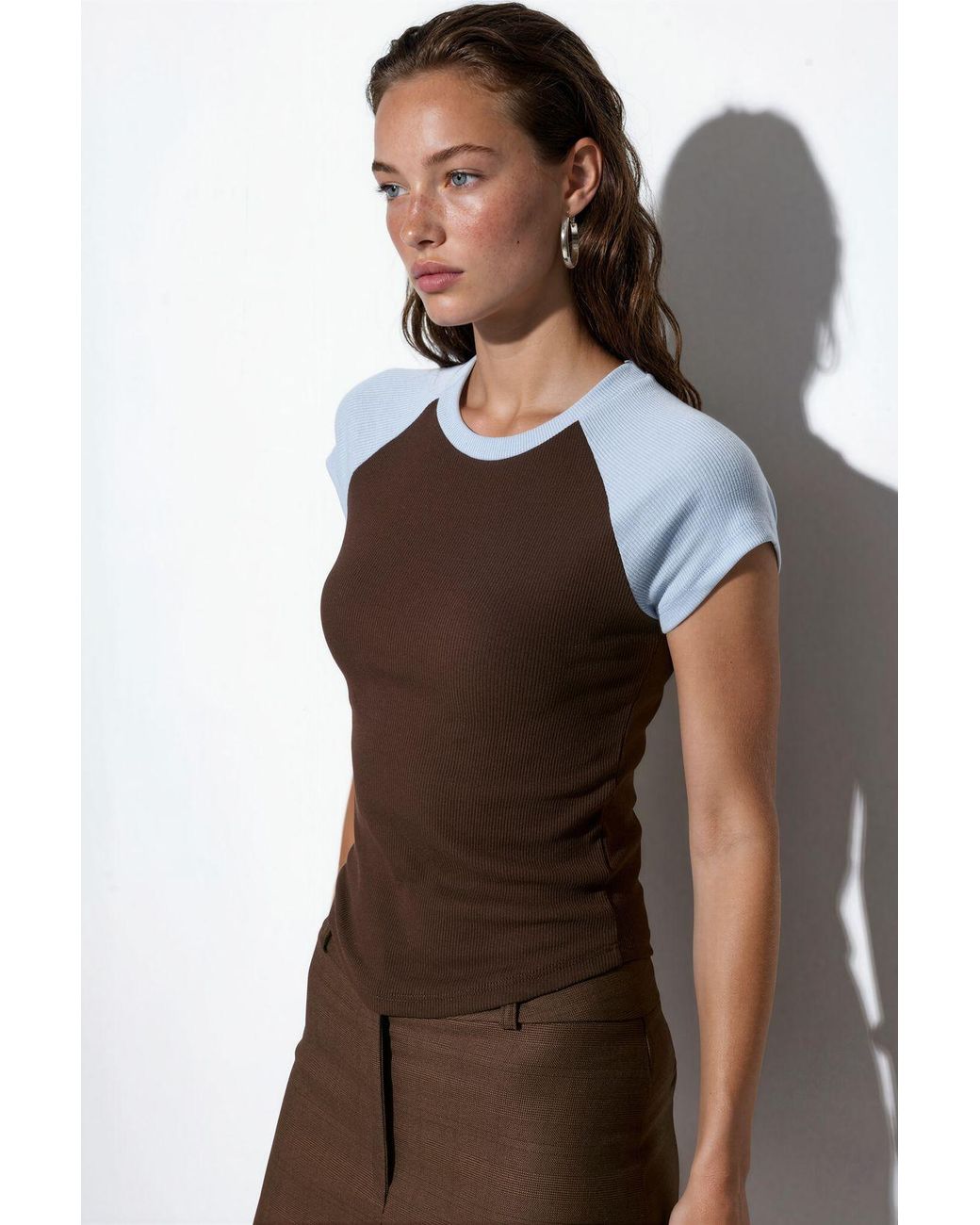 Busem Brown Fitted Color-Block Crew Neck T-Shirt