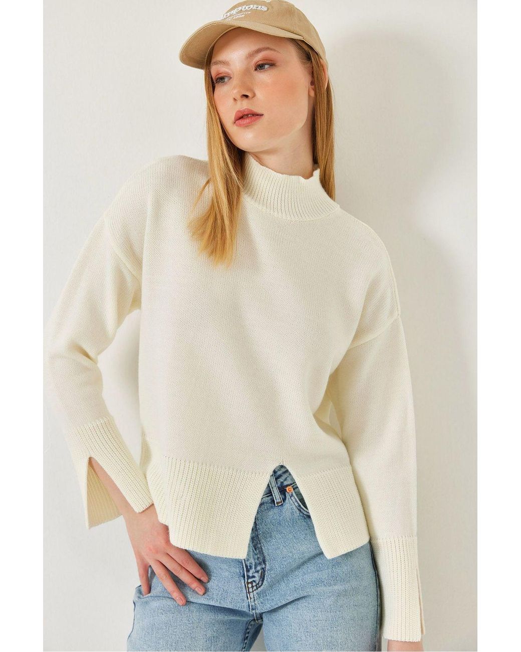 Bianco Lucci Natural Relaxed Fit Turtleneck Sweater With Slit