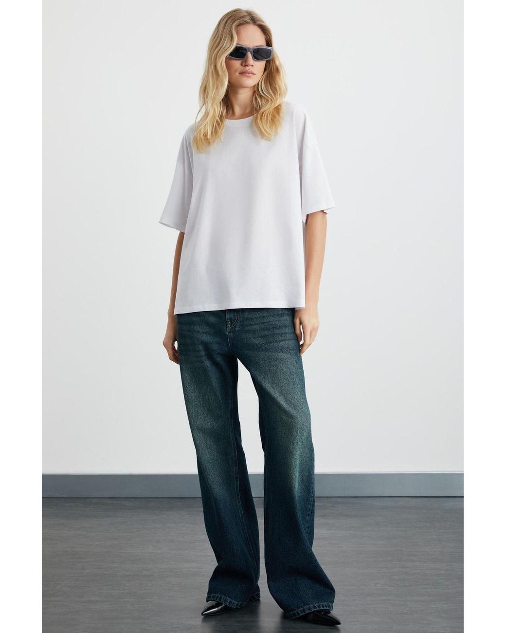 Grimelange White Oversized Crew Neck T-Shirt