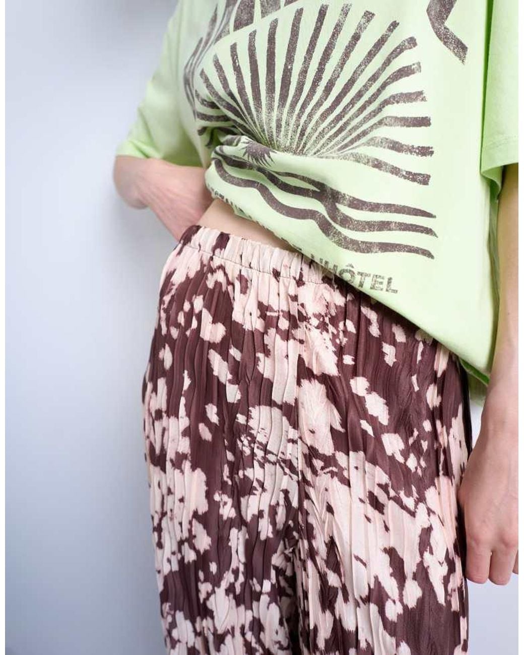 TOPSHOP Brown Abstract Animal Print Plisse Trousers