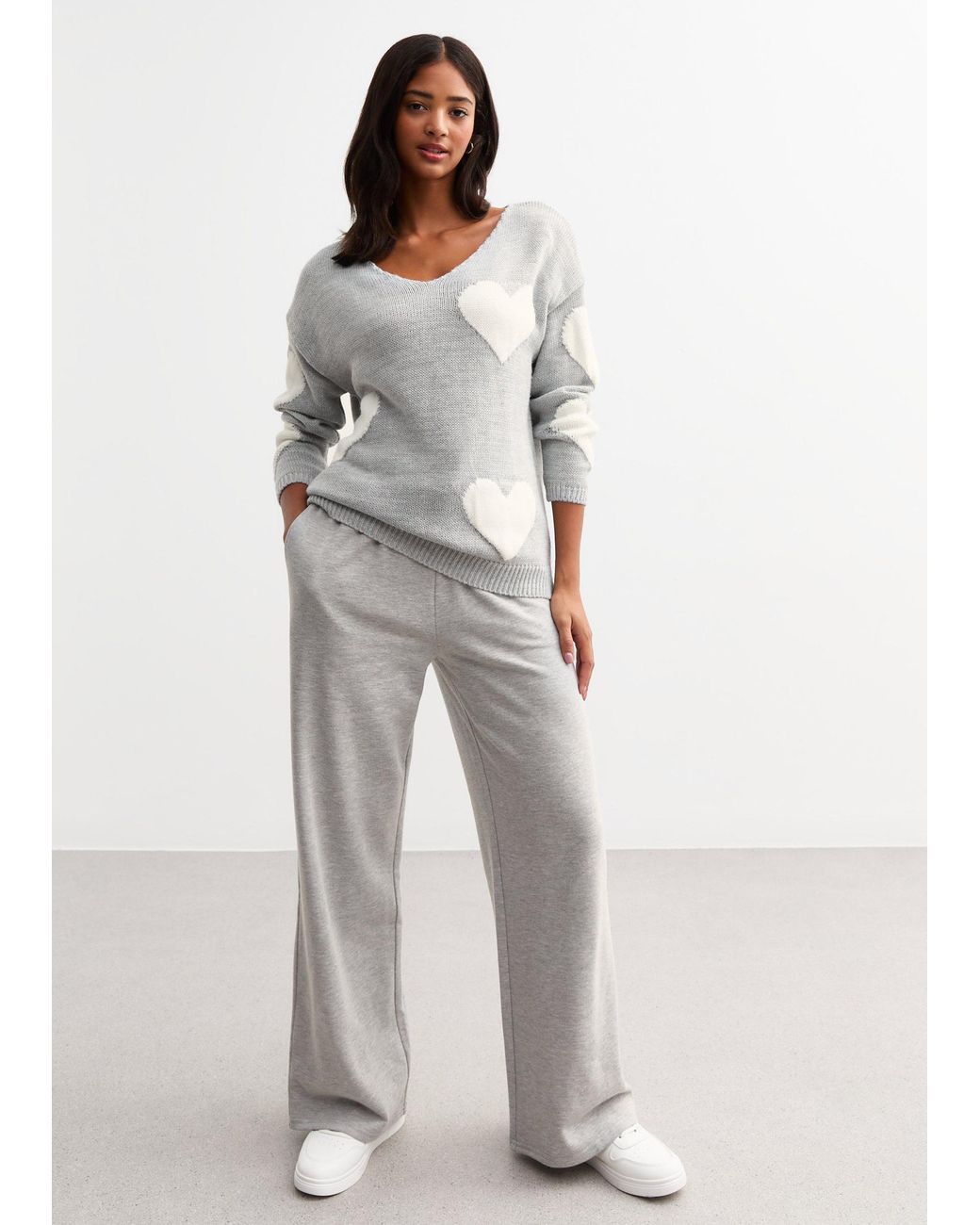 Gini London White V Neck Oversized Heart Knit Jumpergrijze V-Hals Gebreide Hart Trui
