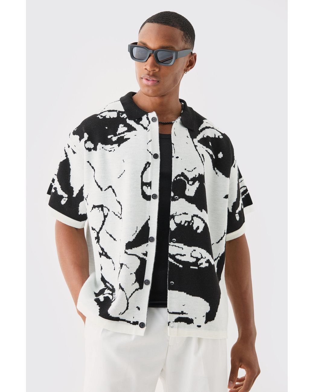 BoohooMAN White Boxy Fit Line Drawing Knitted Shirt for men