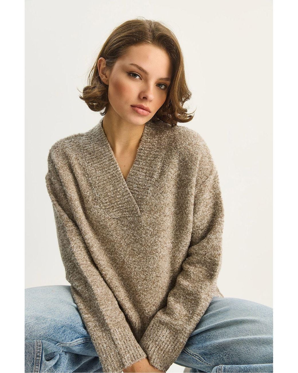 Bianco Lucci Brown V-Neck Long Sleeve Knit Sweater